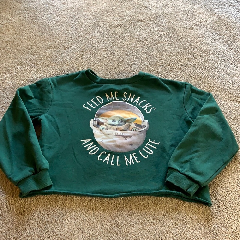 Girls green star wars cropped sweatshirt. Size 7/8(M).
